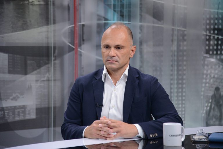 Филипче за Слободен печат: Владата нема желба ниту да ги зголеми платите, ниту да ги стави под контрола цените